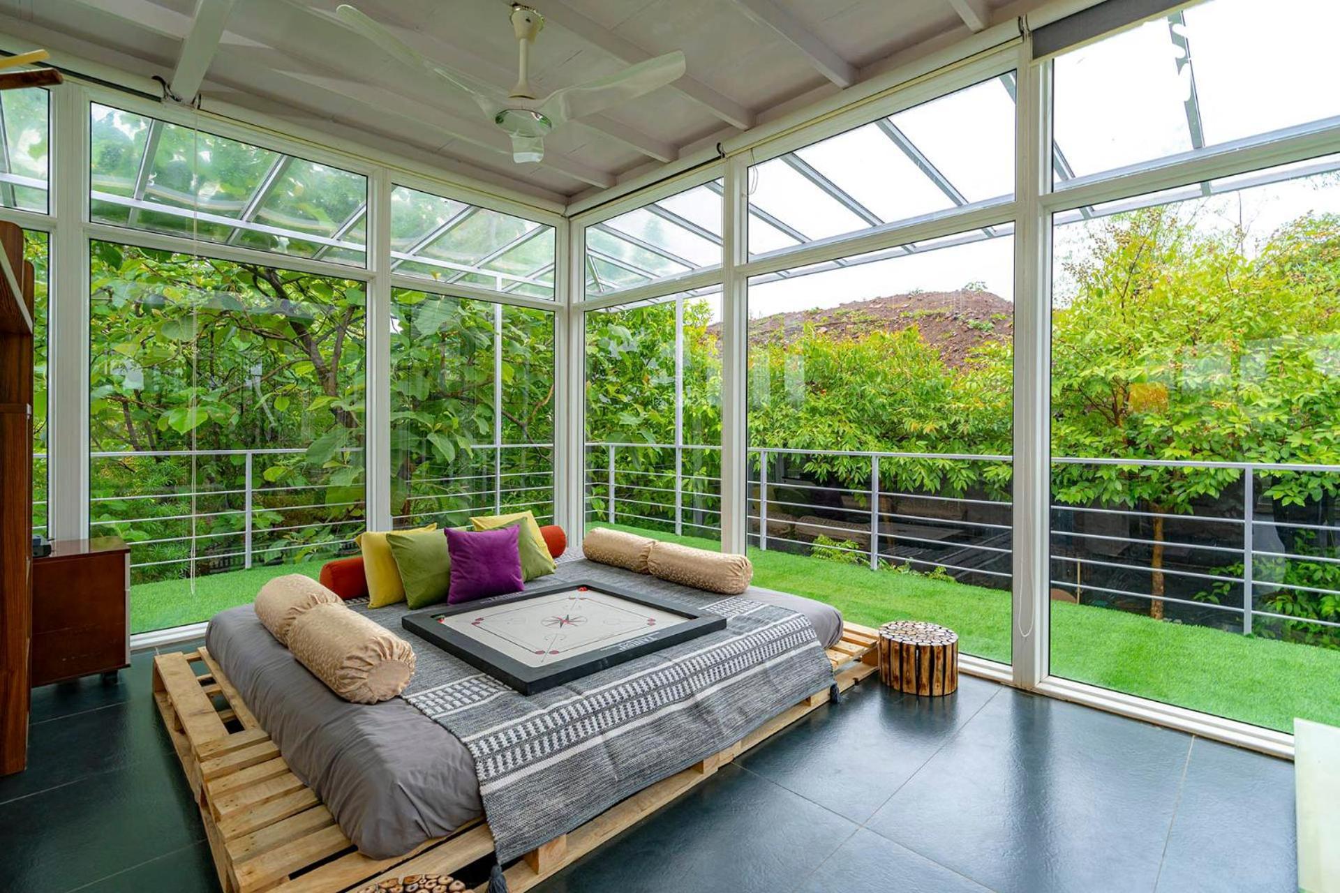 The Glasscape By Stayvista - Hillside Getaway With Pool And Indoor Games Нашик Екстер'єр фото
