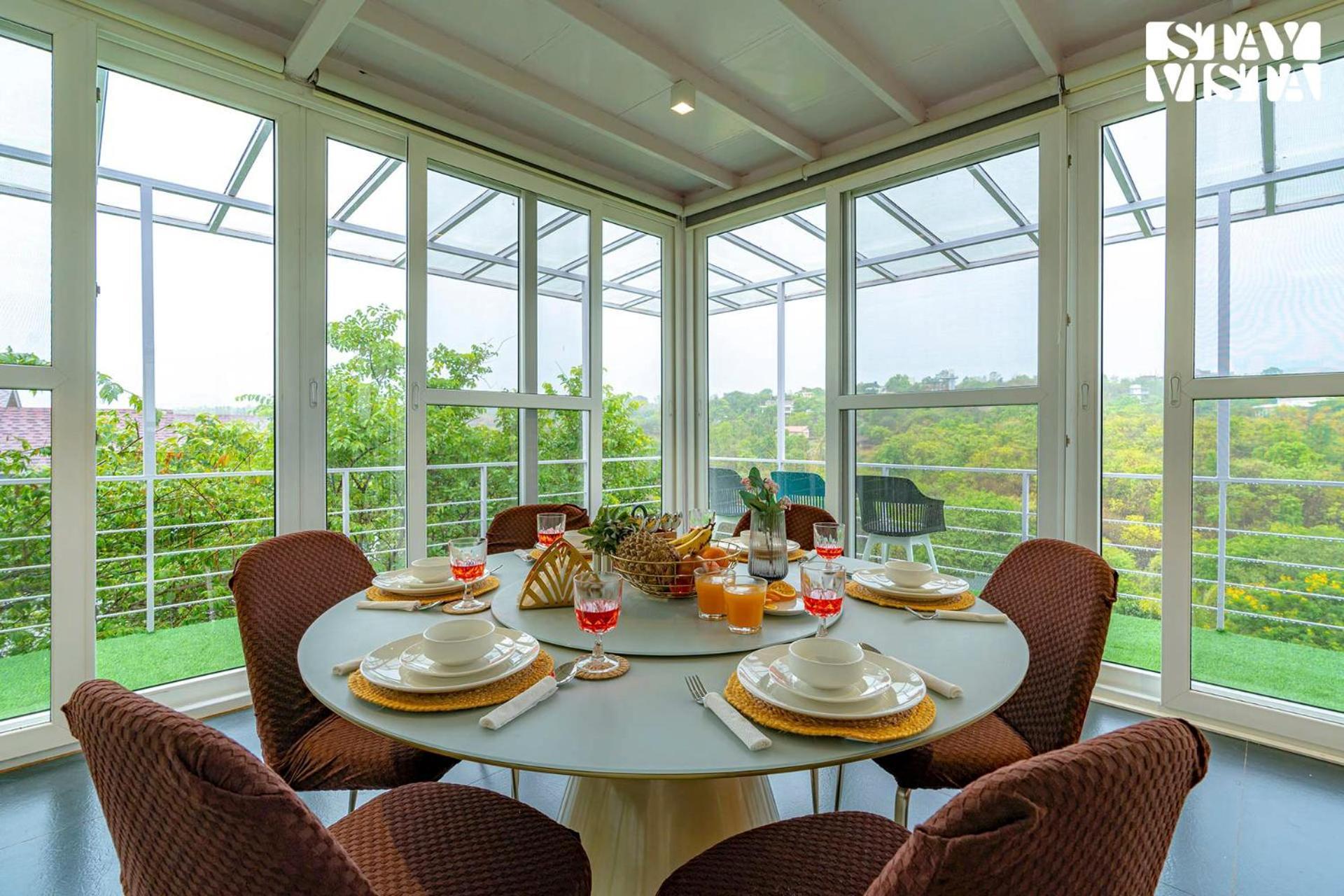 The Glasscape By Stayvista - Hillside Getaway With Pool And Indoor Games Нашик Екстер'єр фото