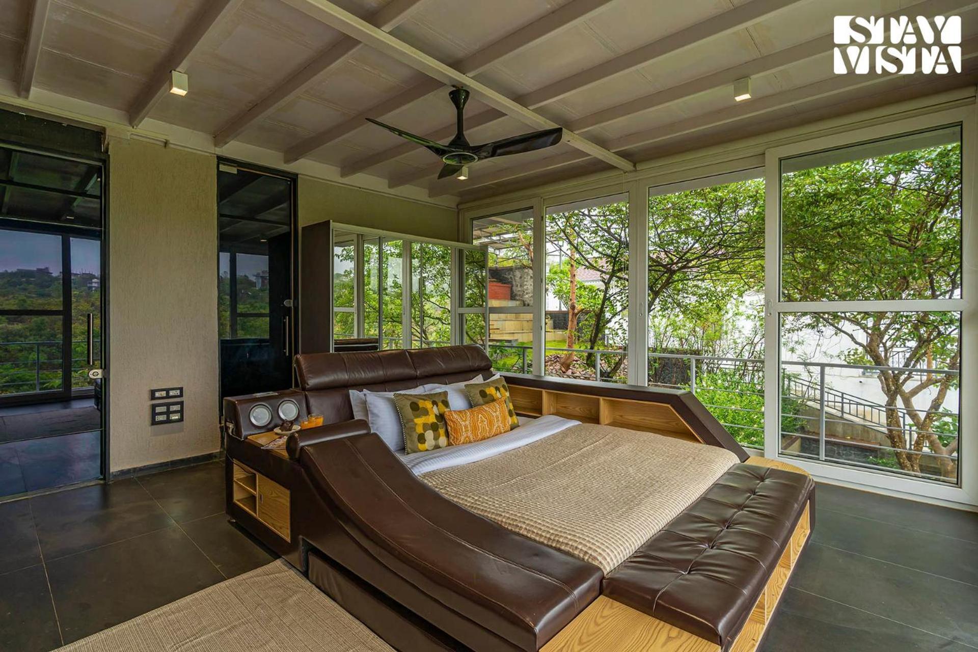 The Glasscape By Stayvista - Hillside Getaway With Pool And Indoor Games Нашик Екстер'єр фото